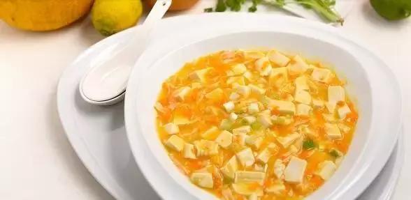 蟹黄豆腐煲的做法步骤,做好吃的蟹黄豆腐煲