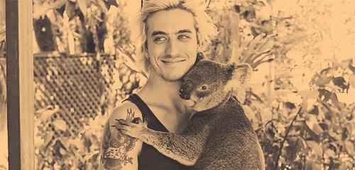 喝杯丧茶吧,反正不喝你也不会变轻