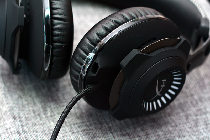 金士顿黑鹰和黑鹰s对比,黑鹰金士顿