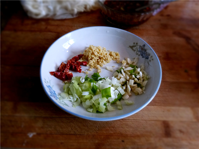 四川干拌担担面的正宗做法,四川担担面的正宗秘方