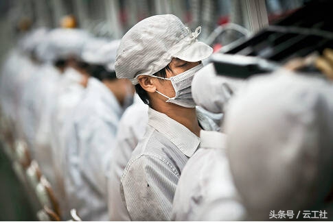 富士康流水线的工人个个都比你强,富士康最新真实流水线工作视频