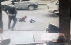 钱没拿到还被打了一顿,钱没挣到把人撞了