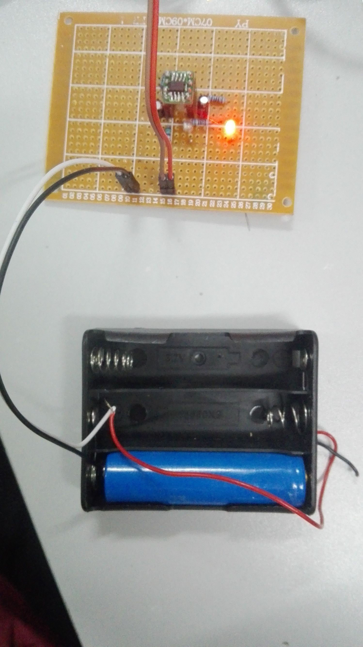 18650电池做手机充电器,锂电池18650简单充电器制作