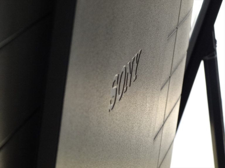 索尼z9d100寸4k电视多少钱,19年索尼z9d还值得买么