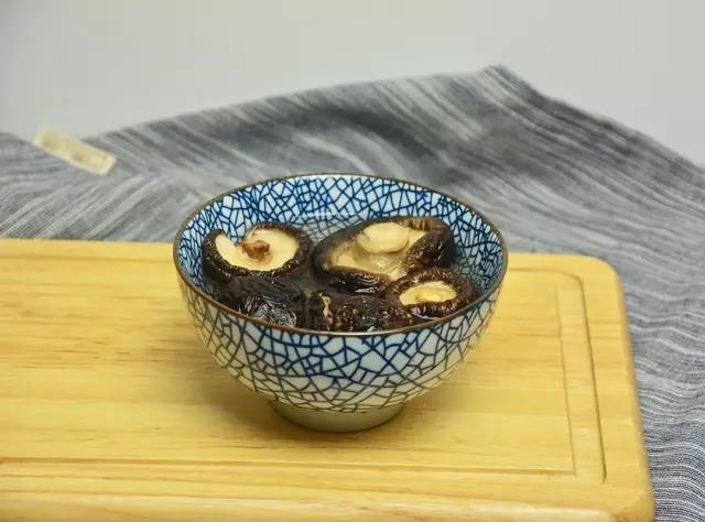 大街小巷都能吃到的黄焖鸡,黄焖鸡哪里卖得最火