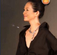 赵薇和范冰冰同穿西装,赵薇穿黑色衣服的图片