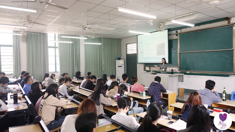 走进校园感受青春味道,走进校园感受青春荣光