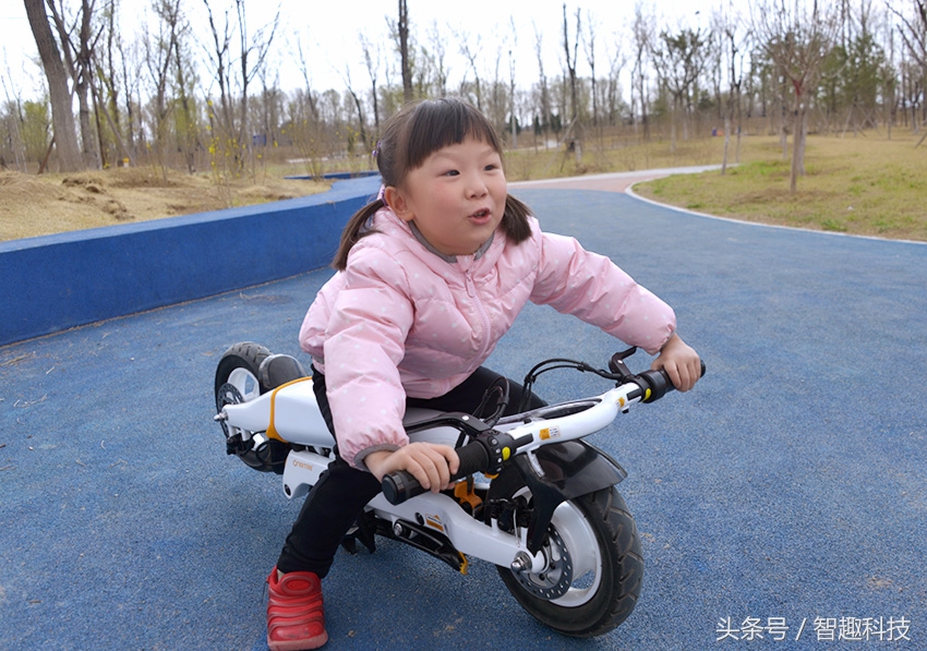 老婆儿子齐上阵视频,入门级电动车测评