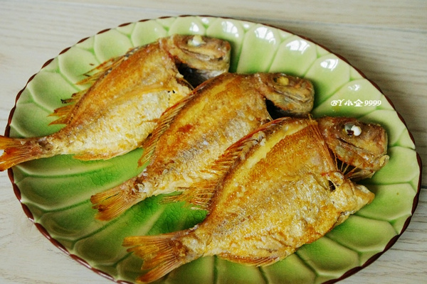 煎鱼不粘锅烧鱼不碎的秘诀是什么,煎鱼不粘锅不碎的技巧窍门