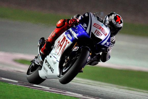 雅马哈机器人与洛伦佐,机器人雅马哈视频