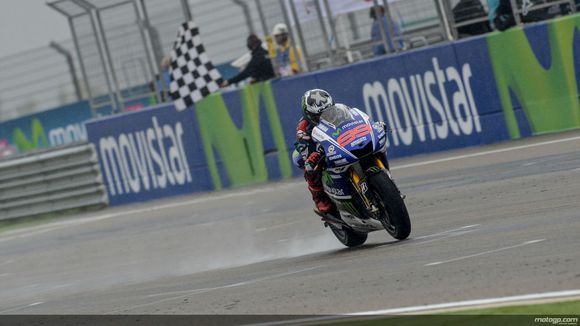 雅马哈机器人与洛伦佐,机器人雅马哈视频