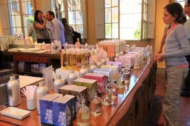 寻味格拉斯，老城下的香水之路！