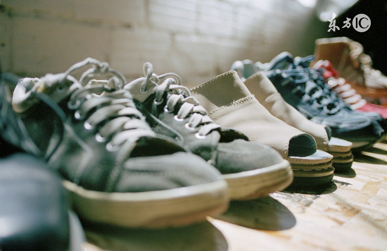 鞋子异味很难搞教你一招解决,鞋子异味怎么去除