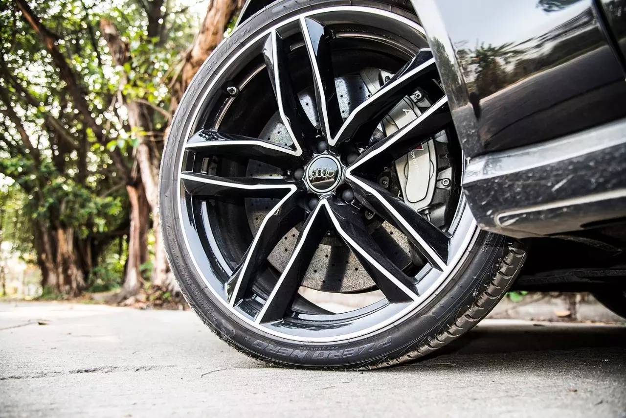 奥迪rs6allroad,全新奥迪rs6avant