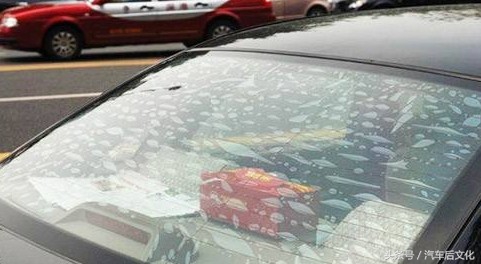 前挡风玻璃裂缝可以用502胶水吗,uv无影胶修补汽车前挡风玻璃裂缝