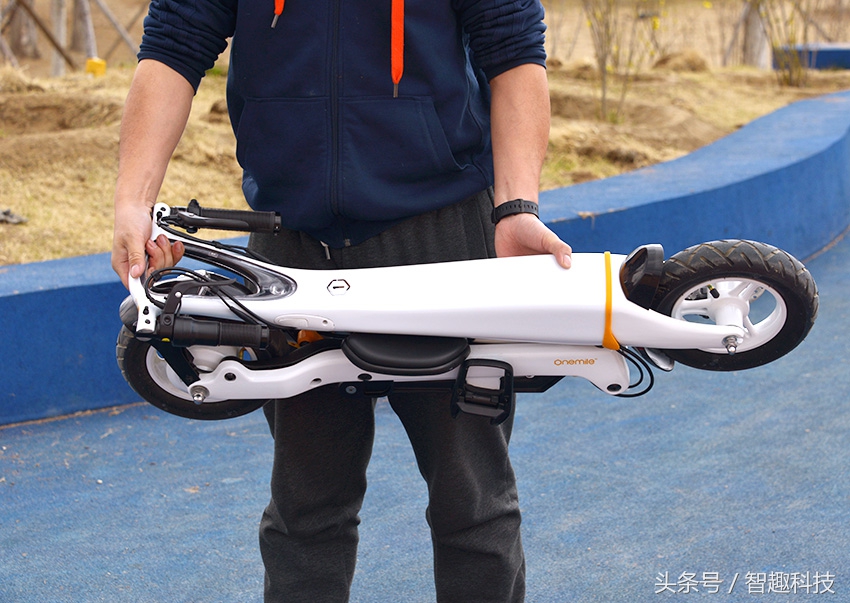 老婆儿子齐上阵视频,入门级电动车测评