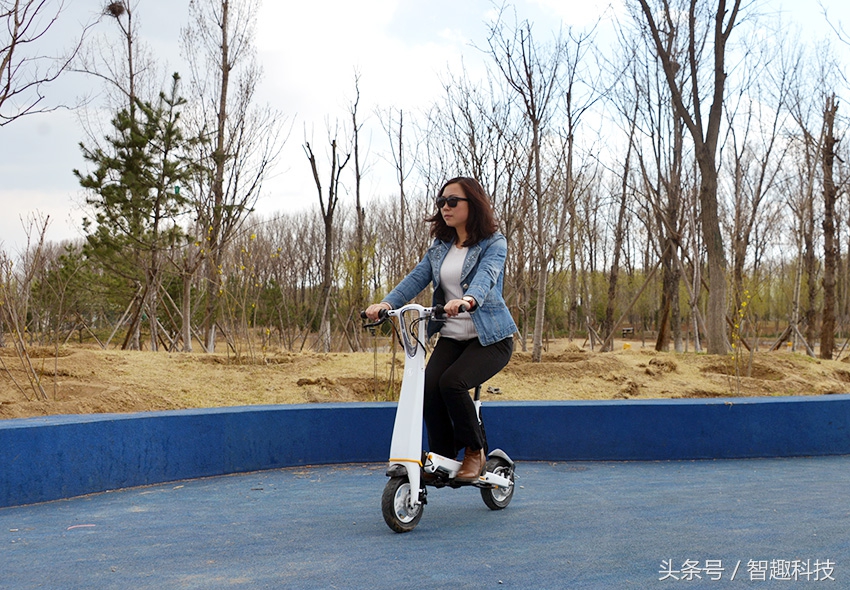 老婆儿子齐上阵视频,入门级电动车测评