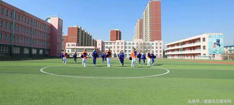 集宁区光明街小学校长巩建伟,巩建伟