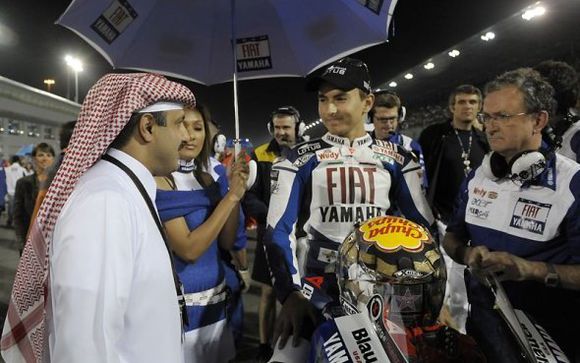 雅马哈机器人与洛伦佐,机器人雅马哈视频