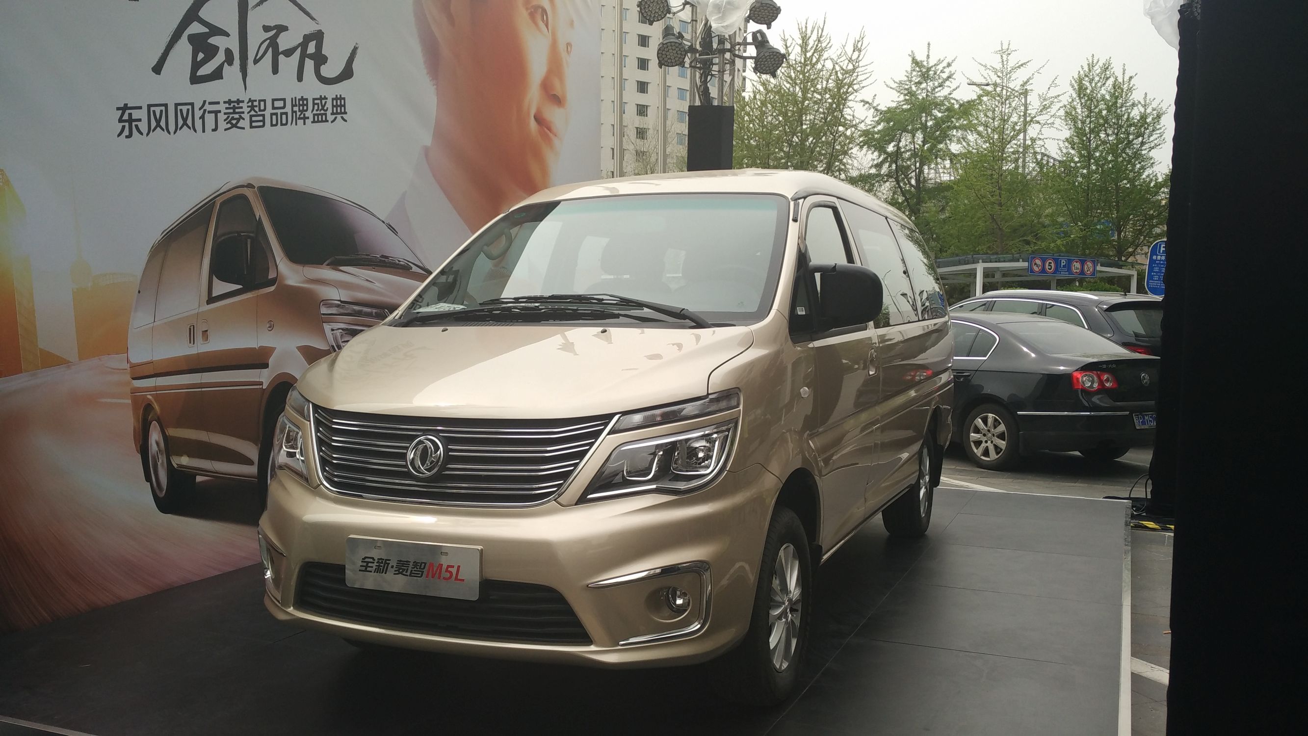 9座车有哪些空间大的,九个天窗的车