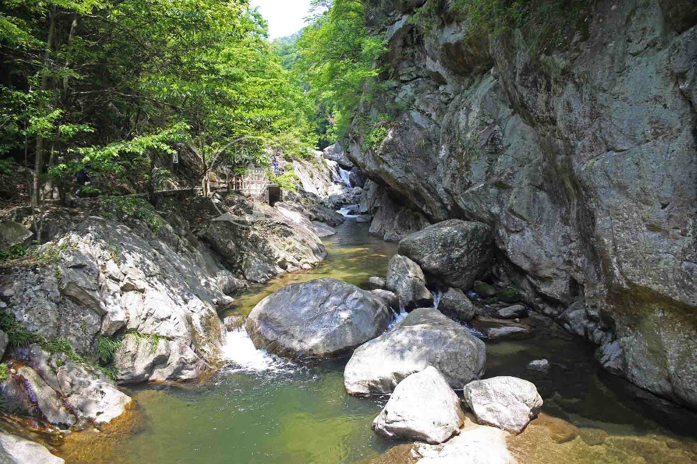 山东领秀户外：千里挺进大别山，众雄傲视天堂寨