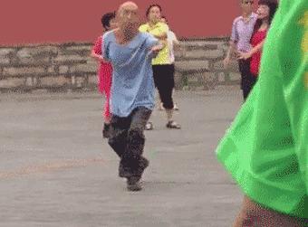 抽烟只抽红塔山此生注定不一般,抽烟只抽红塔山的歌怎么唱