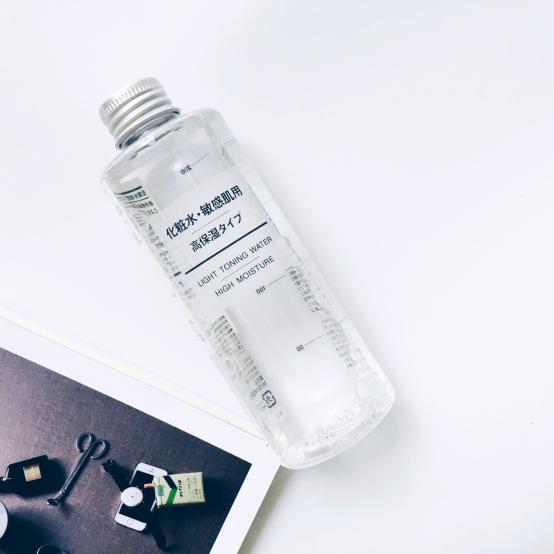 什么牌子化妆水平价,平价又好用的化妆水