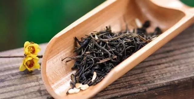 鞋子异味很难搞教你一招解决,鞋子异味怎么去除