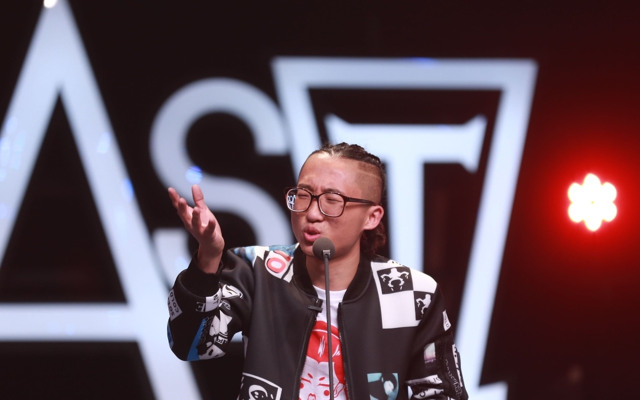 第四季奇葩说陷入迷之尴尬,小米花上亿元冠名打水漂了吗