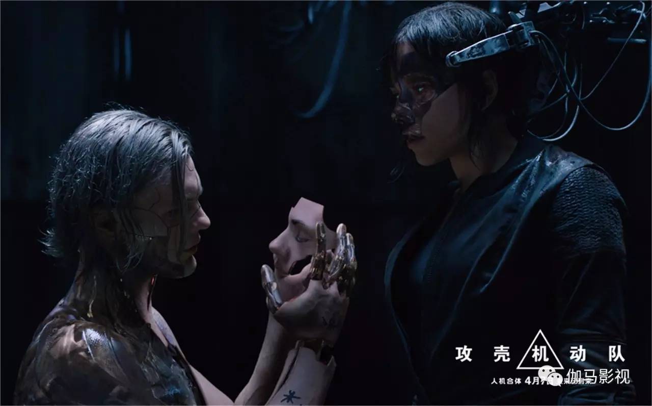 很黄很*力暴**!这部电影告诉你真人版动漫电影的套路