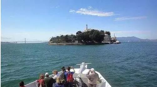 电影一座神奇的监狱,一个监狱在一个岛上电影