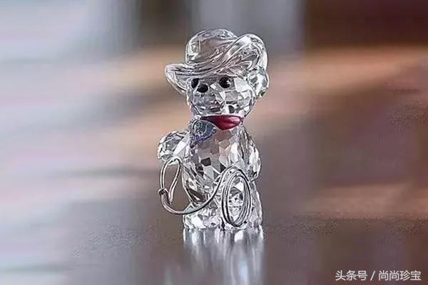 施华洛世奇水晶是什么材质的水晶 (施华洛世奇水晶和玻璃的区别)