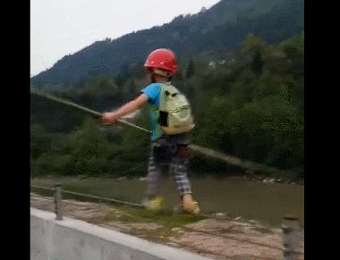 苹果手机怎么掰才容易掰开,苹果手机弯了一点能弄直吗