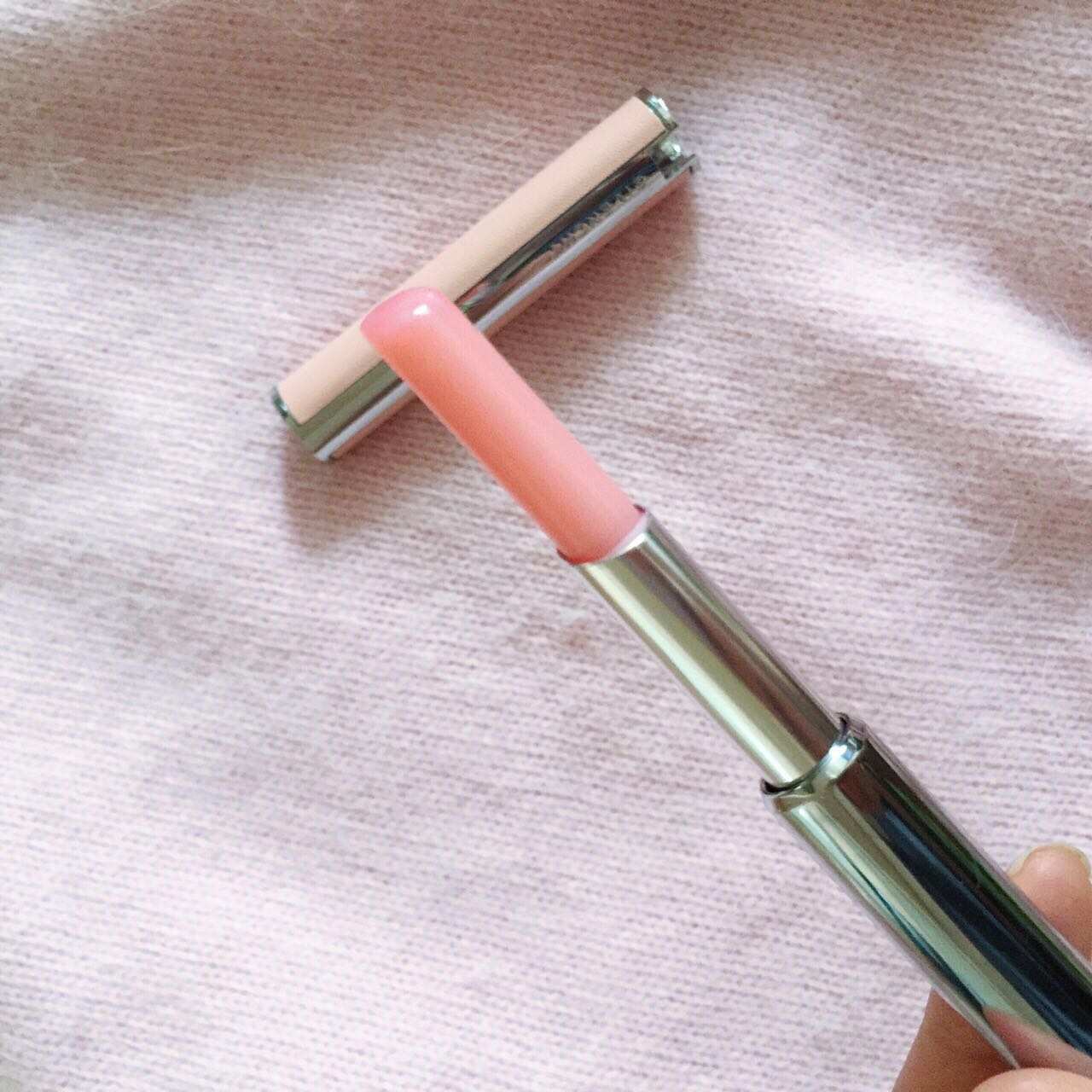 纪梵希粉色小羊皮304唇膏,纪梵希小羊皮润唇膏试色