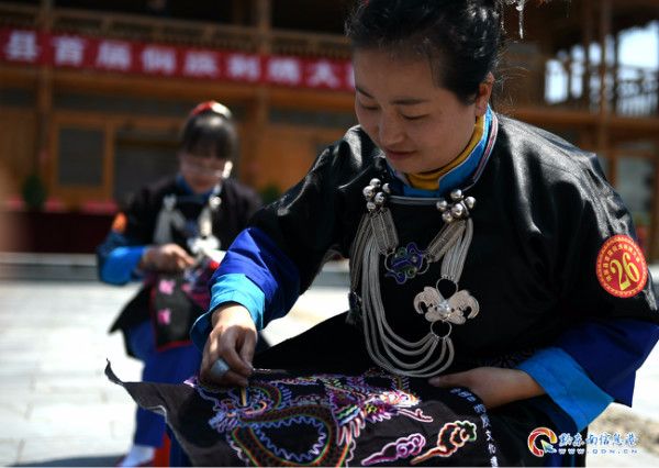 玩偶设计师林良如:怪趣毛毡展览——《23个小怪兽》