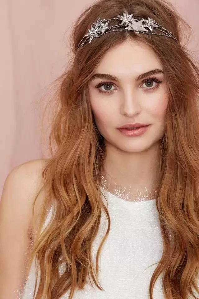 春季刮风头发乱糟糟，我有这些“治愈”法宝！