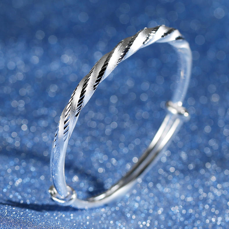 银手镯科普视频,分享一下你们的银手镯