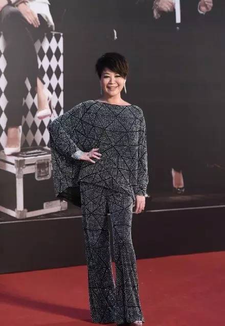 千篇一律穿搭,花里胡哨颜色穿搭