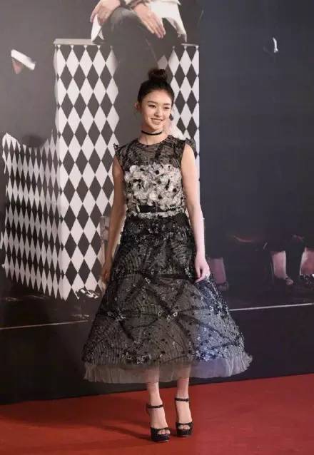 千篇一律穿搭,花里胡哨颜色穿搭