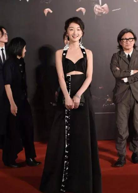 千篇一律穿搭,花里胡哨颜色穿搭