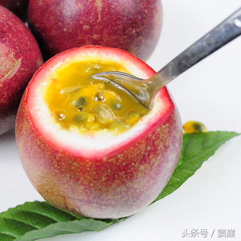 吃百香果有什么好处和功效,正确吃百香果的方法和视频