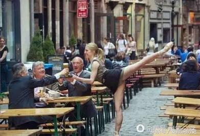 钱没拿到还被打了一顿,钱没挣到把人撞了