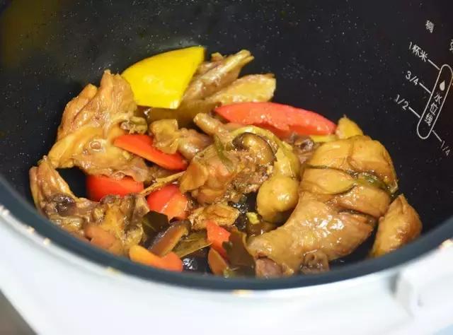 大街小巷都能吃到的黄焖鸡,黄焖鸡哪里卖得最火