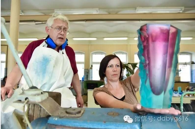 奢侈艺术饰品-欧洲古典纯铜银饰品与现代水晶玻璃摆件(附视频)