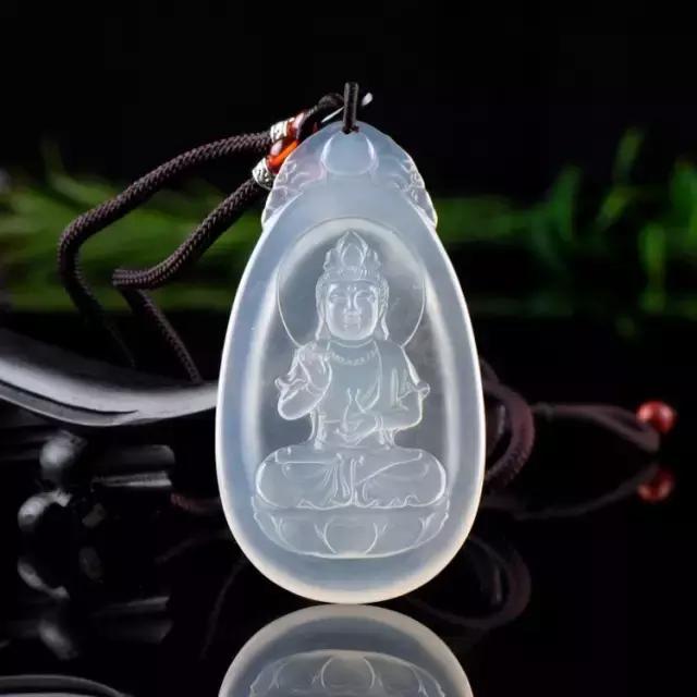 黄龙玉手镯费料,导致黄龙玉手镯价格高?