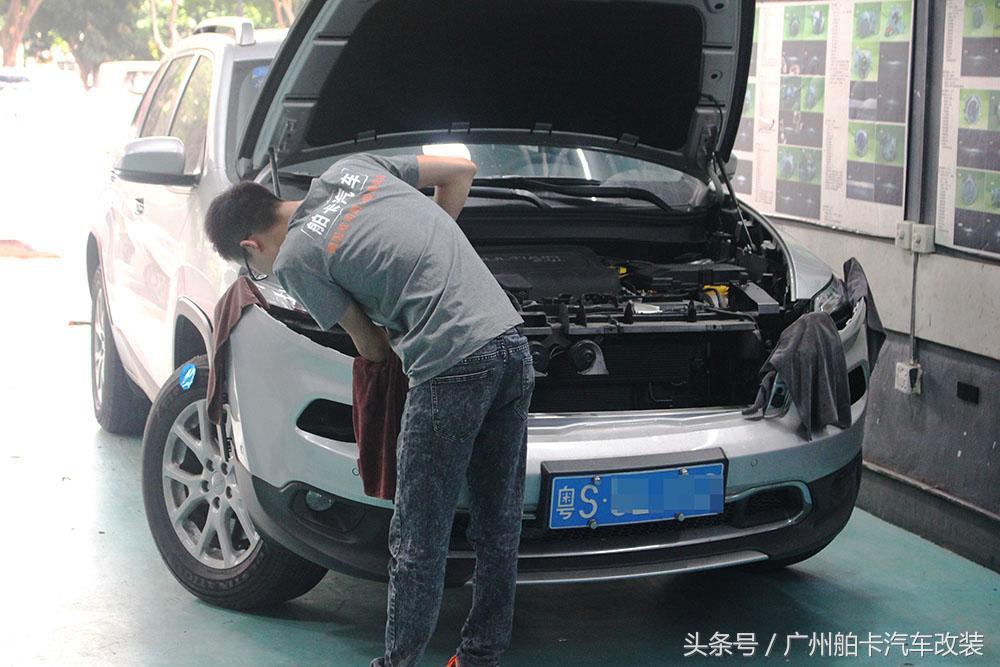 吉普自由光大灯改装,jeep自由光改装海拉5透镜