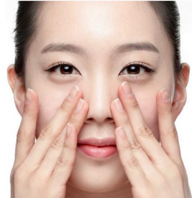 拒绝草莓鼻让你和黑头说再见,草莓鼻搞定黑头其实也没那么难