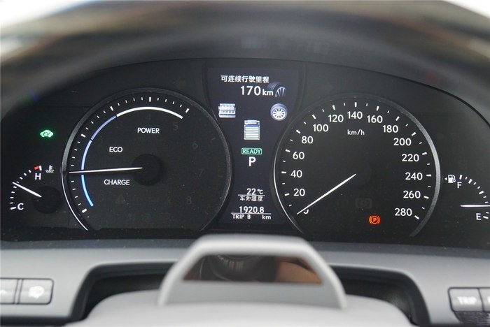 238万的雷克萨斯LS600，能和宝马奔驰对抗的日系车！