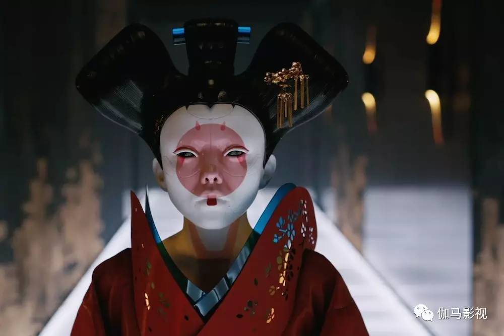 很黄很*力暴**!这部电影告诉你真人版动漫电影的套路