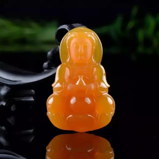 黄龙玉手镯费料,导致黄龙玉手镯价格高?